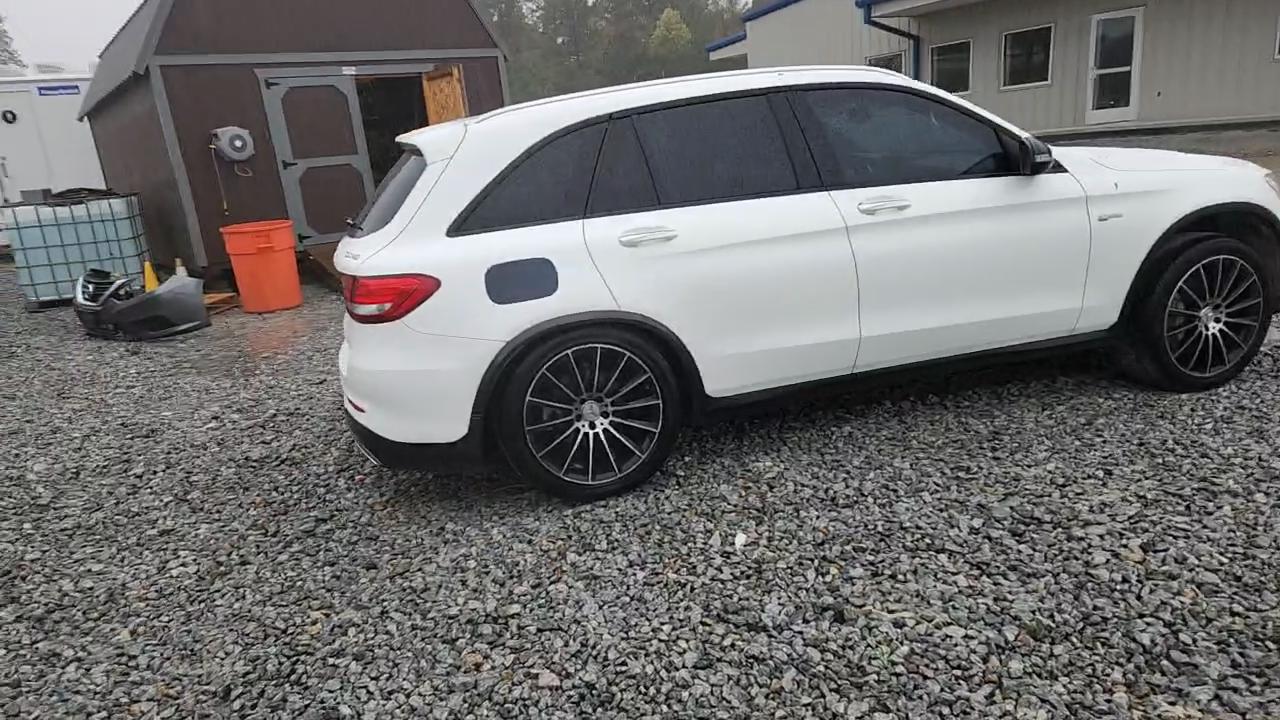 Фото: WDC0G6EB0HF144370