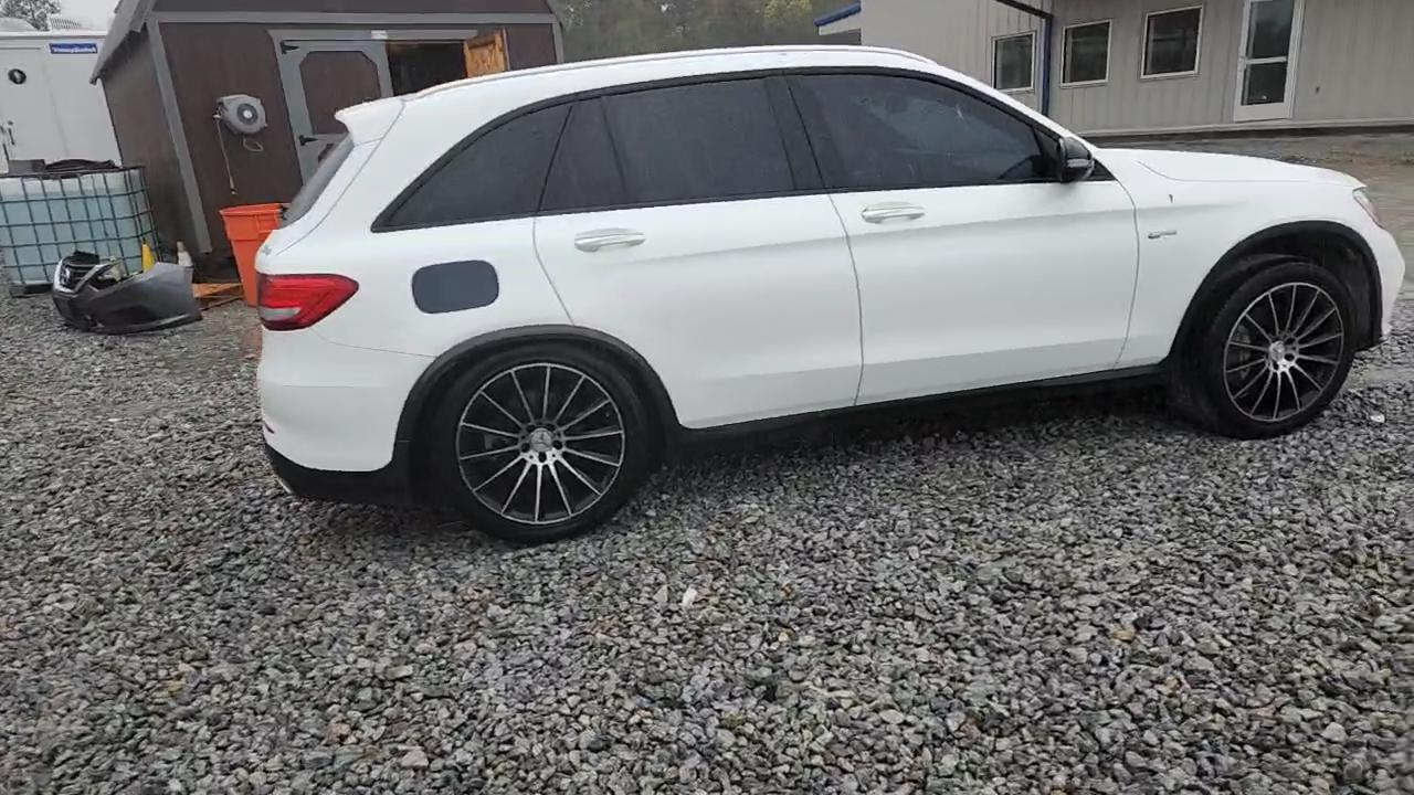 Фото: WDC0G6EB0HF144370