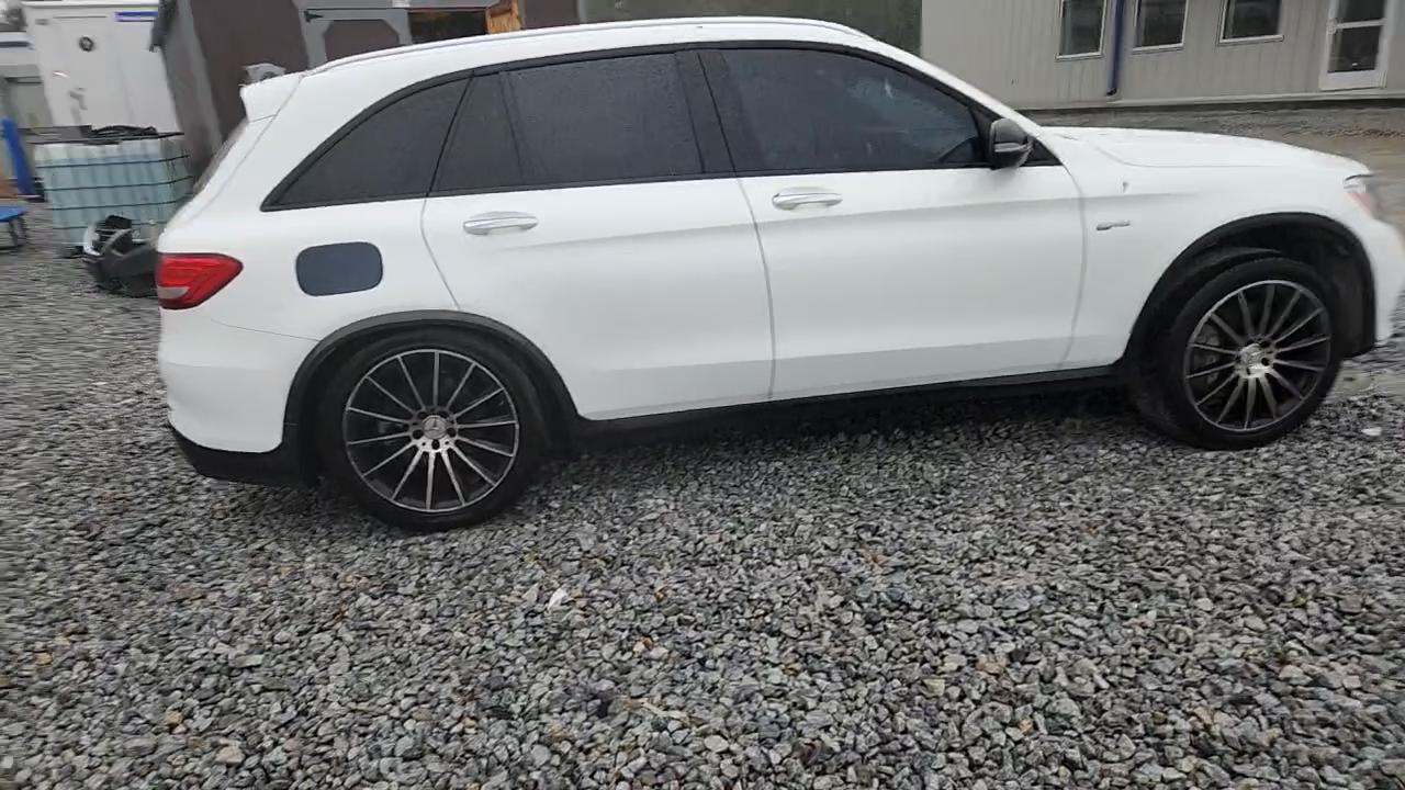 Фото: WDC0G6EB0HF144370