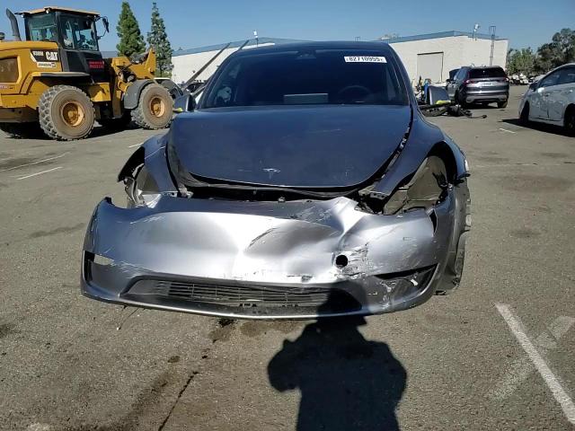 2024 Tesla Model Y VIN: 7SAYGDEE9RA296452 Lot: 82710955