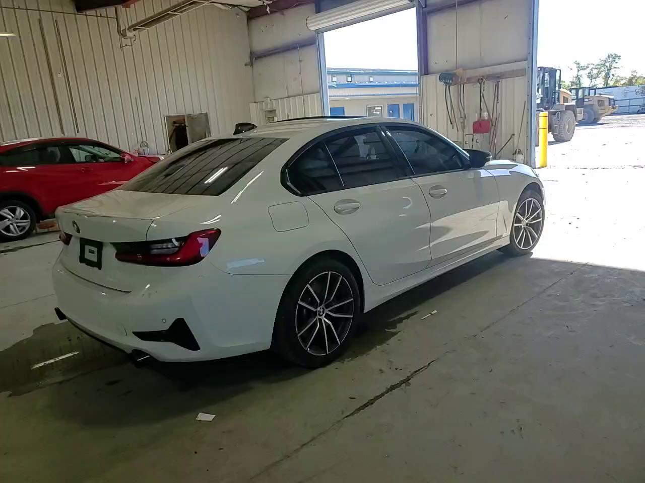 Фото: 3MW5R7J56K8B02956