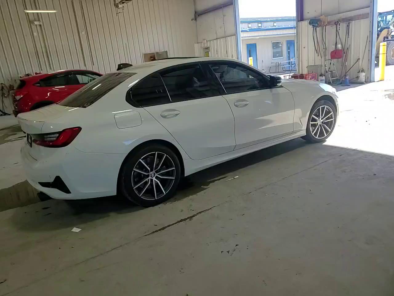 Фото: 3MW5R7J56K8B02956