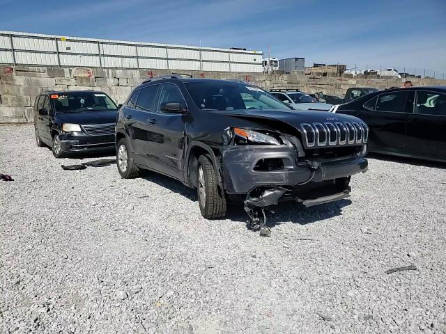 2017 Jeep Cherokee Latitude VIN: 1C4PJLCB8HW617052 Lot: 86148645
