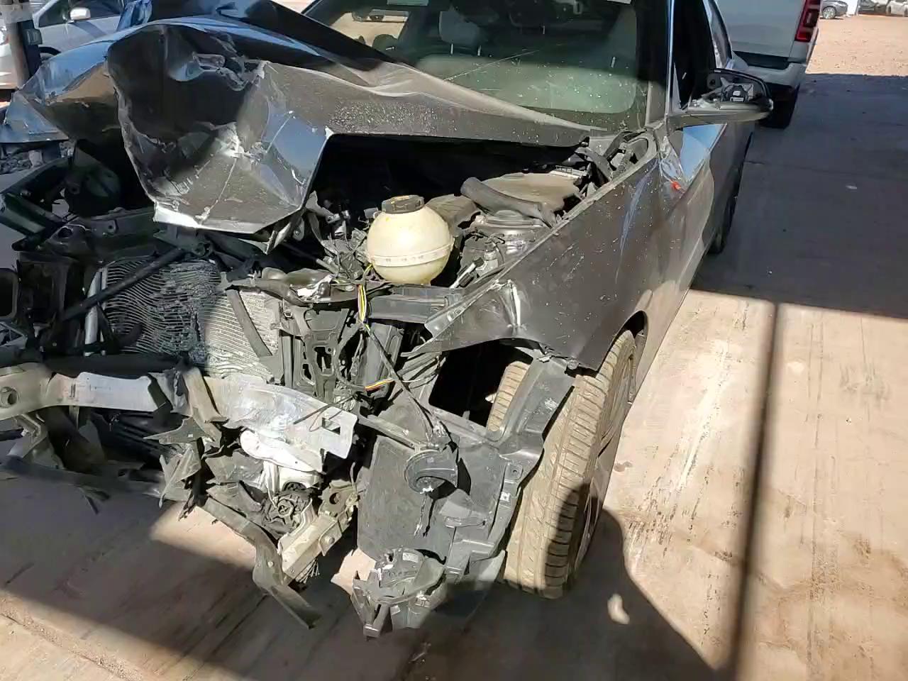 Фото: WBA1F5C5XEV255284