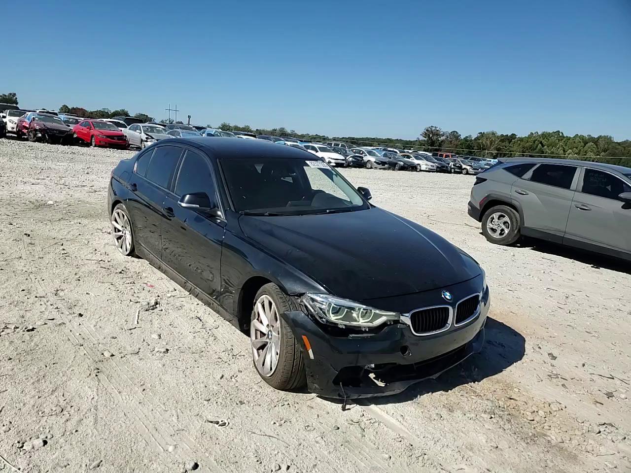 Фото: WBA8E1G59JNU93383