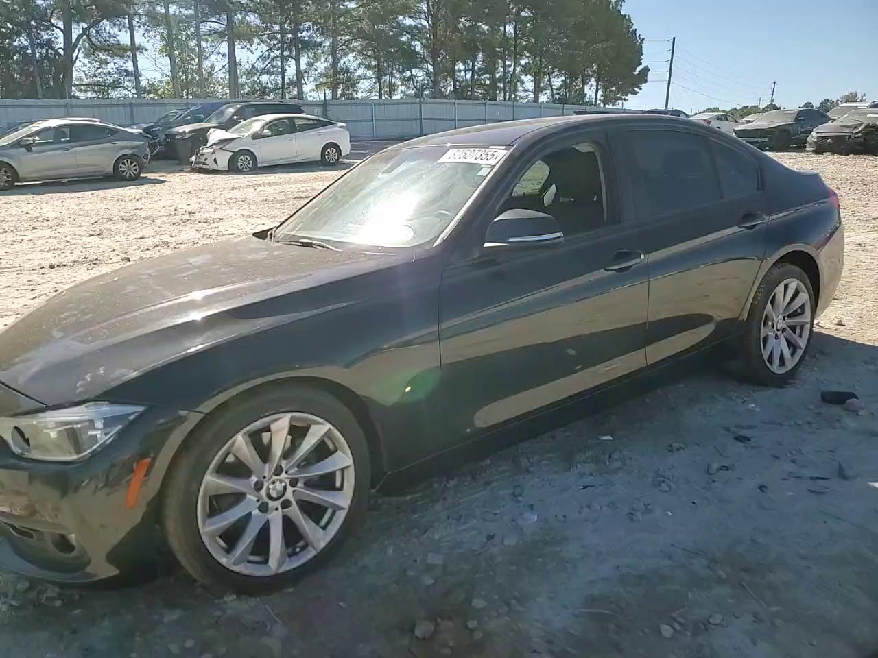 Фото: WBA8E1G59JNU93383