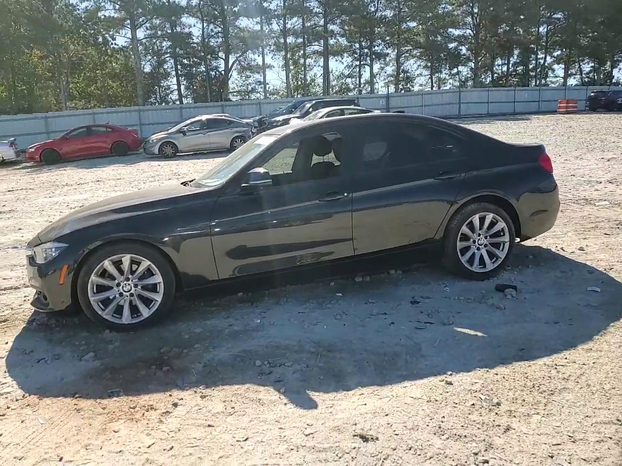 Фото: WBA8E1G59JNU93383