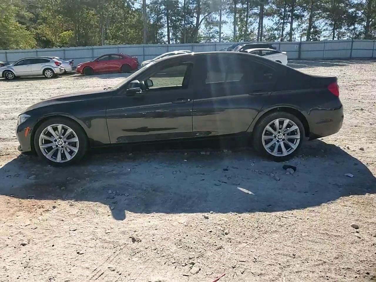 Фото: WBA8E1G59JNU93383