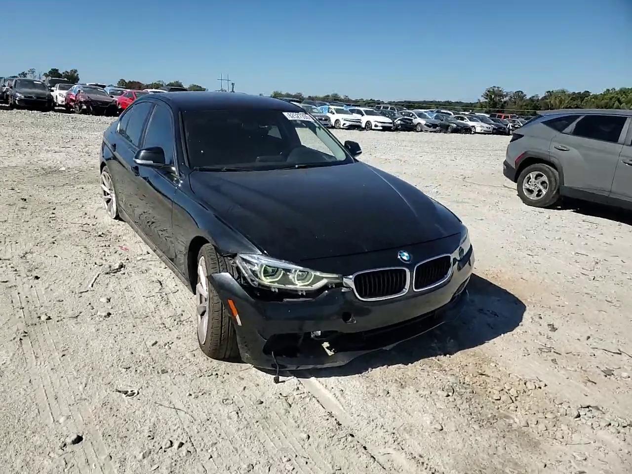 Фото: WBA8E1G59JNU93383