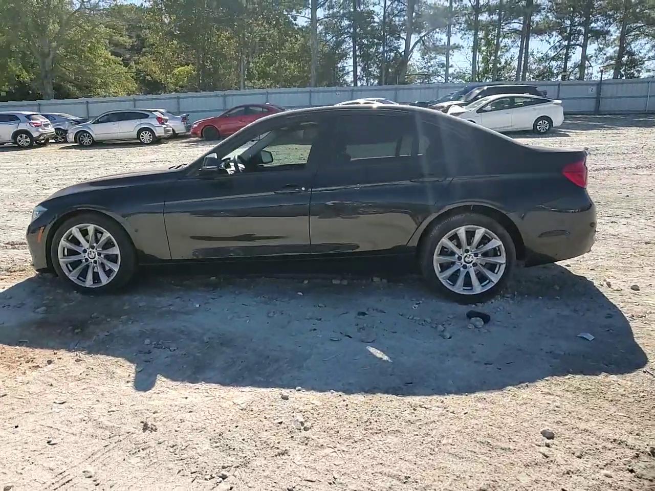 Фото: WBA8E1G59JNU93383