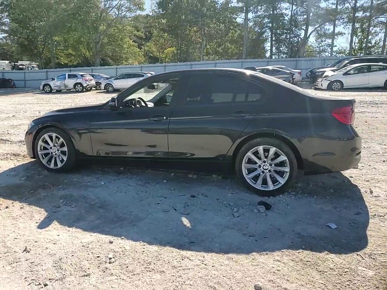 Фото: WBA8E1G59JNU93383