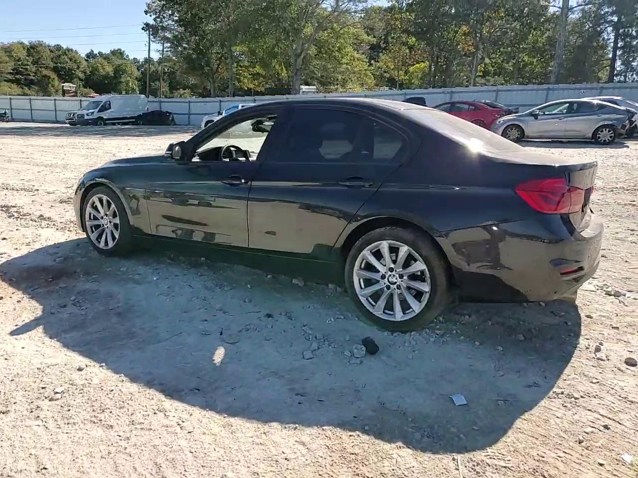 Фото: WBA8E1G59JNU93383