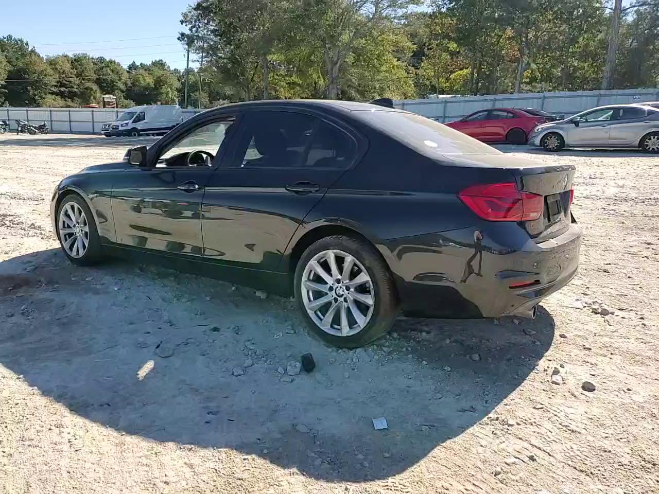 Фото: WBA8E1G59JNU93383