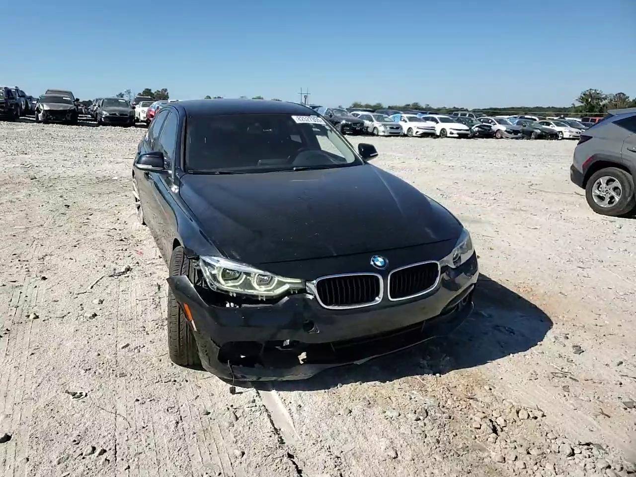 Фото: WBA8E1G59JNU93383