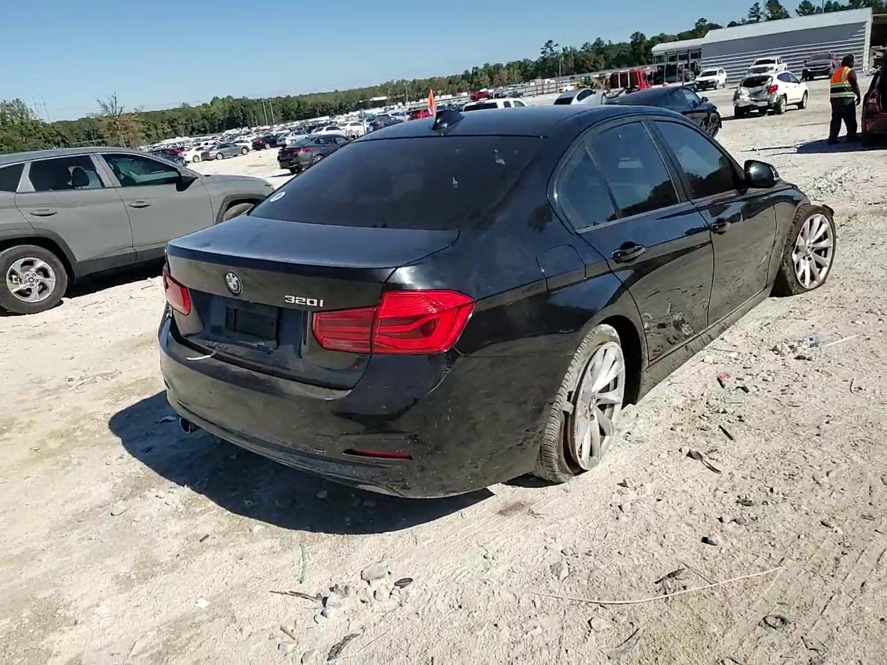 Фото: WBA8E1G59JNU93383