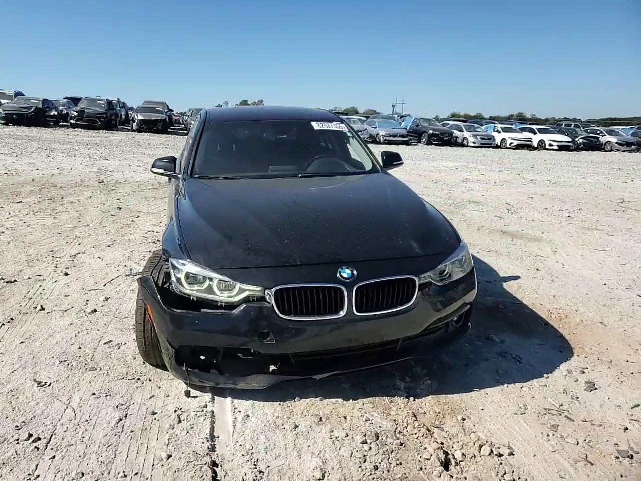 Фото: WBA8E1G59JNU93383