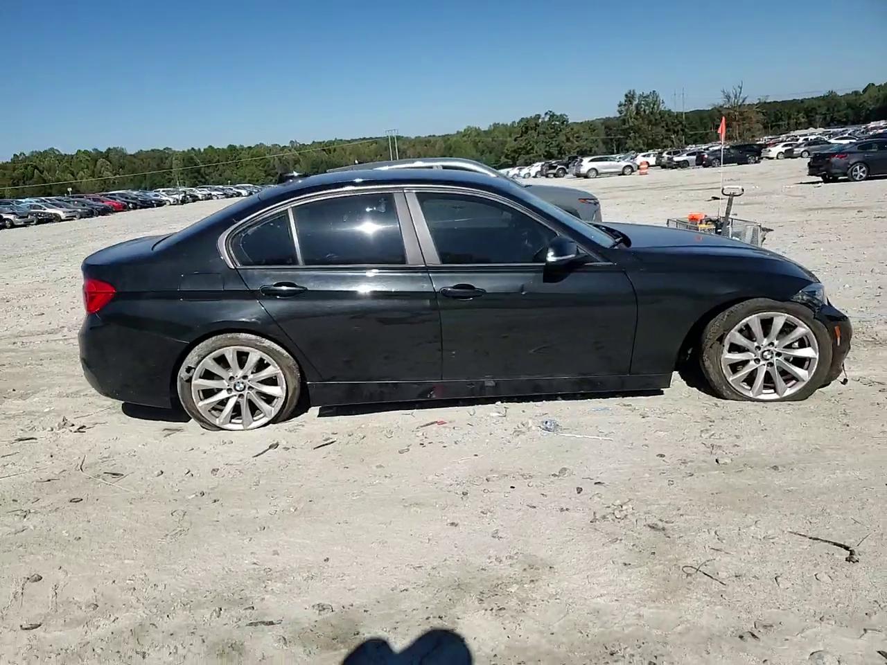 Фото: WBA8E1G59JNU93383