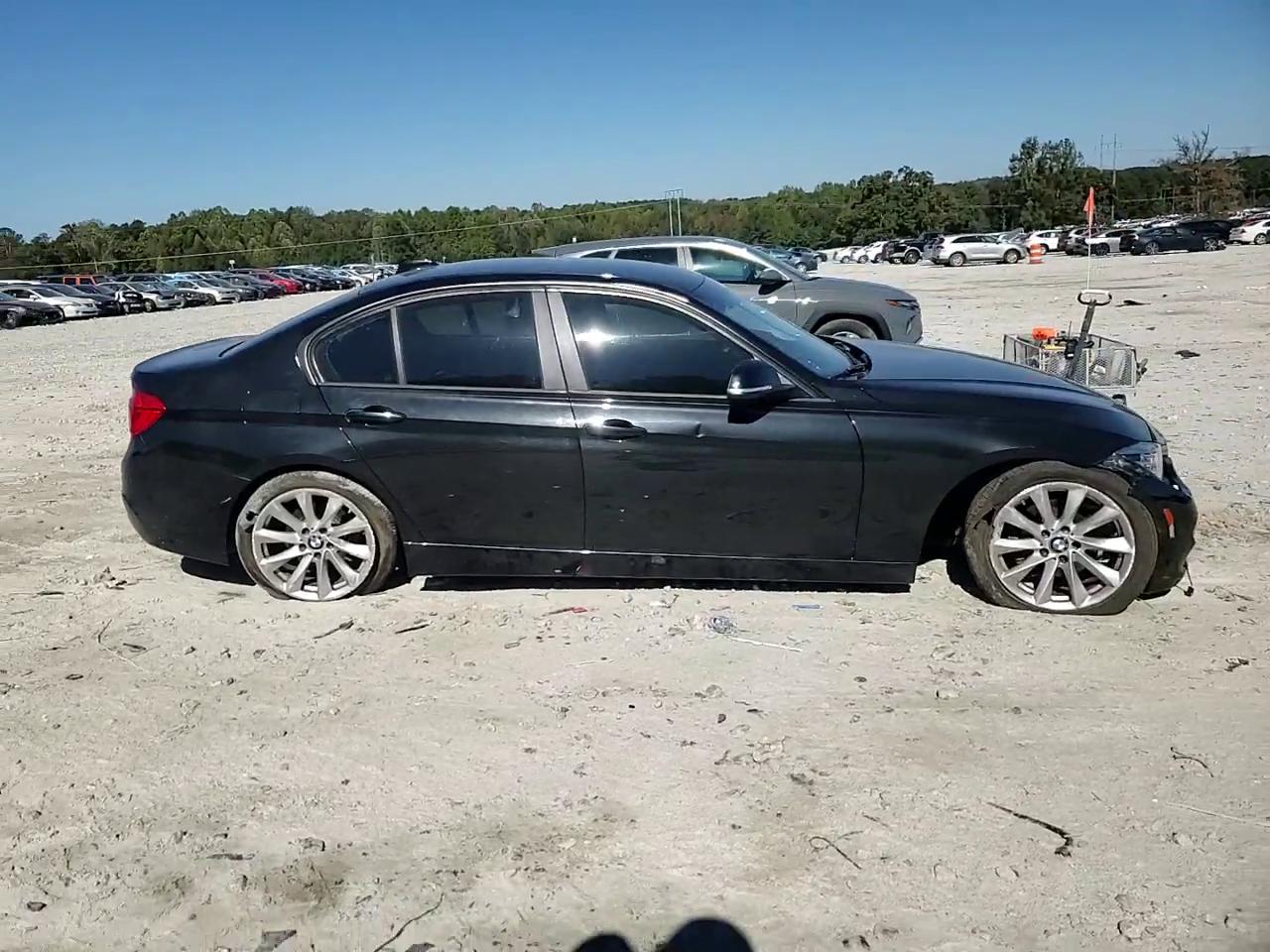 Фото: WBA8E1G59JNU93383