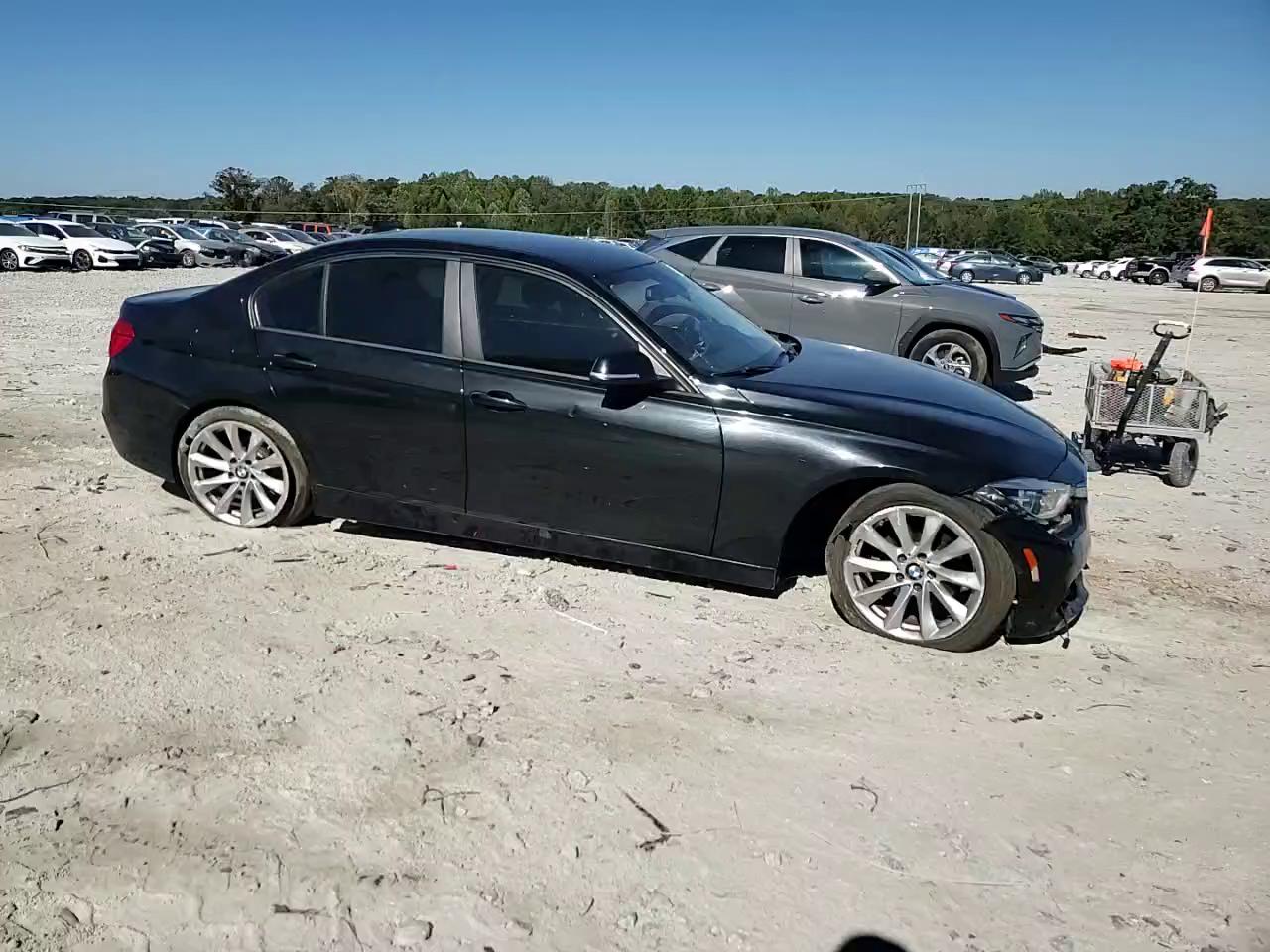 Фото: WBA8E1G59JNU93383