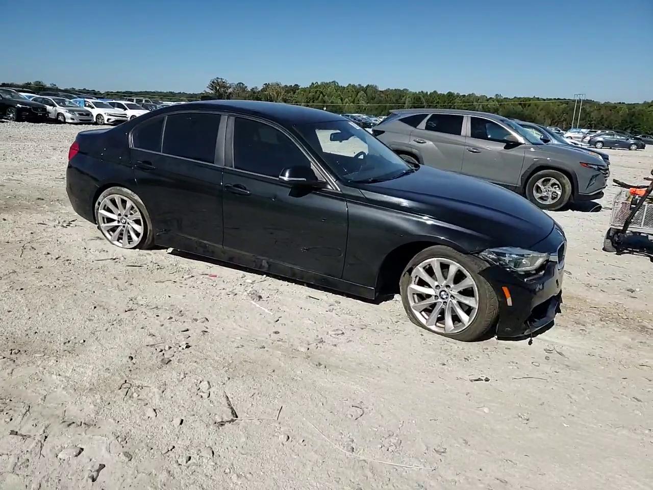 Фото: WBA8E1G59JNU93383