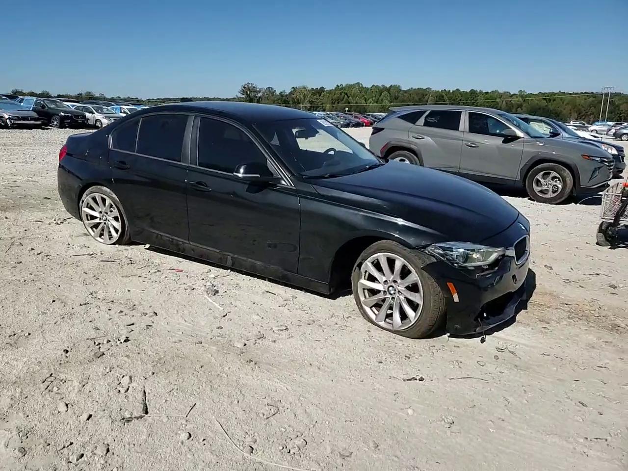 Фото: WBA8E1G59JNU93383