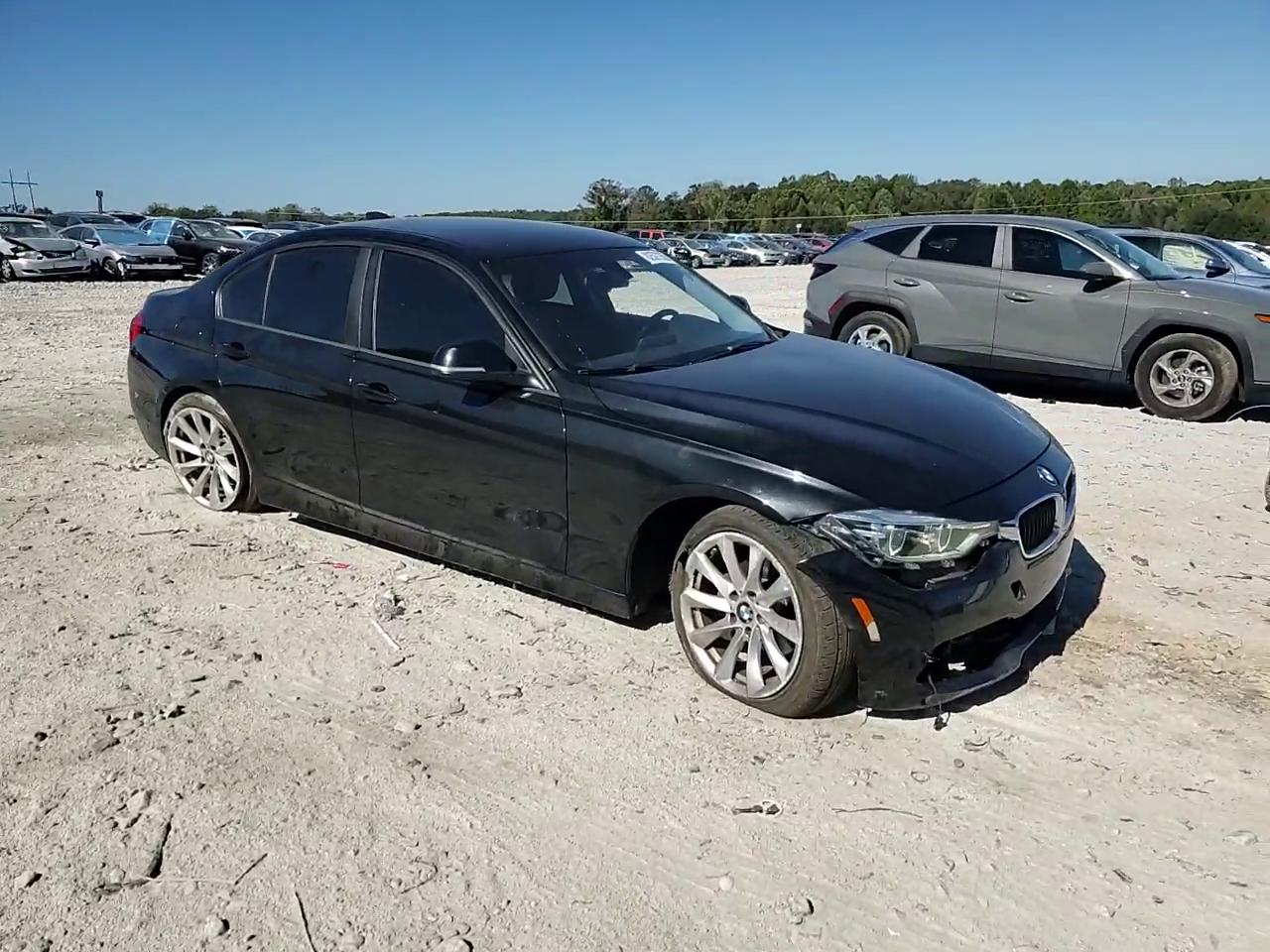 Фото: WBA8E1G59JNU93383