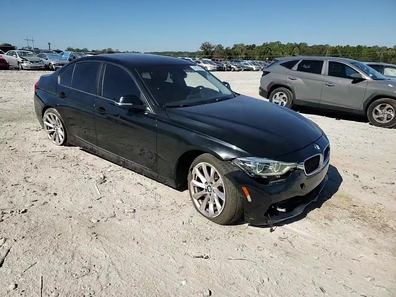 Фото: WBA8E1G59JNU93383