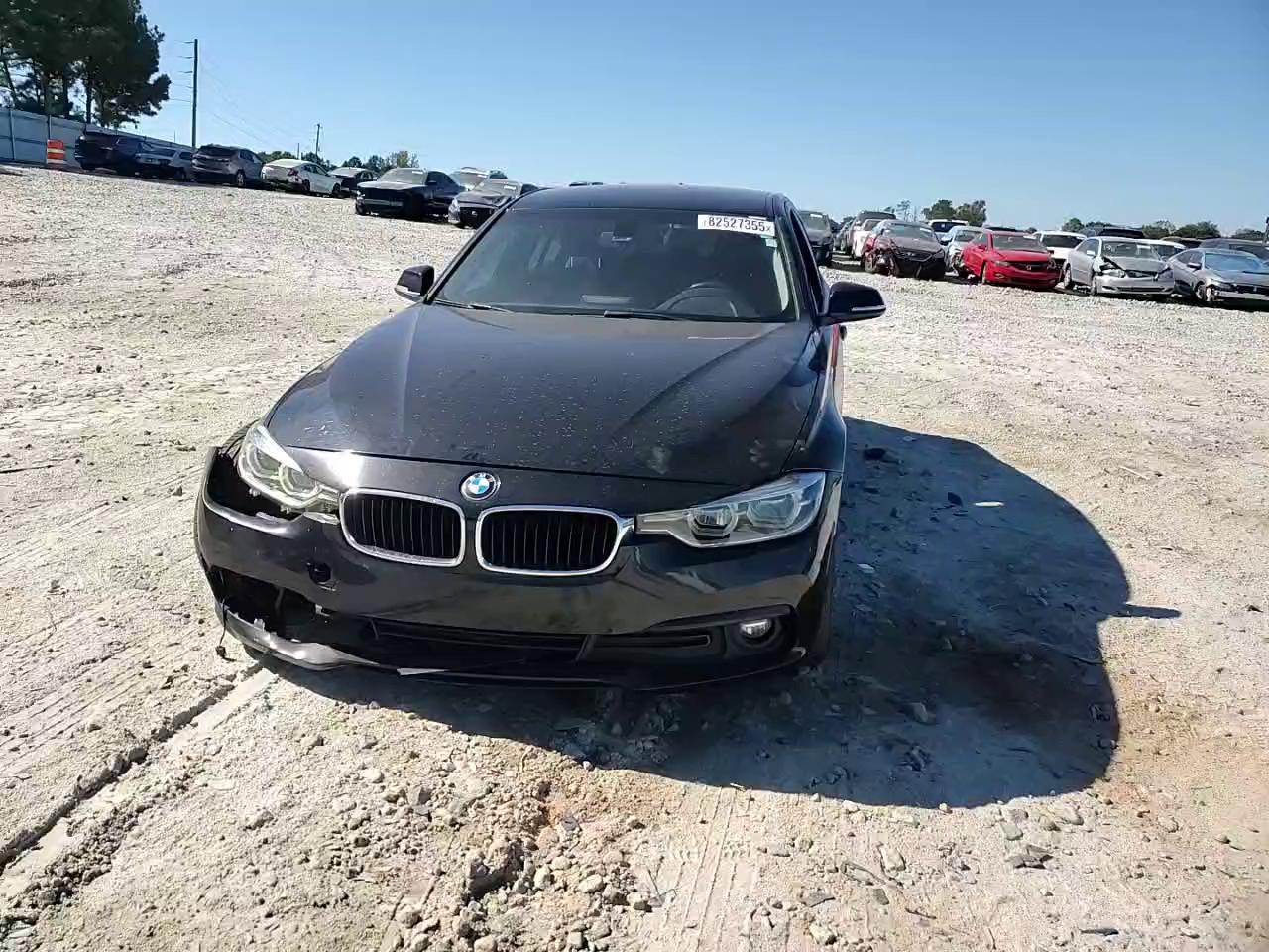 Фото: WBA8E1G59JNU93383