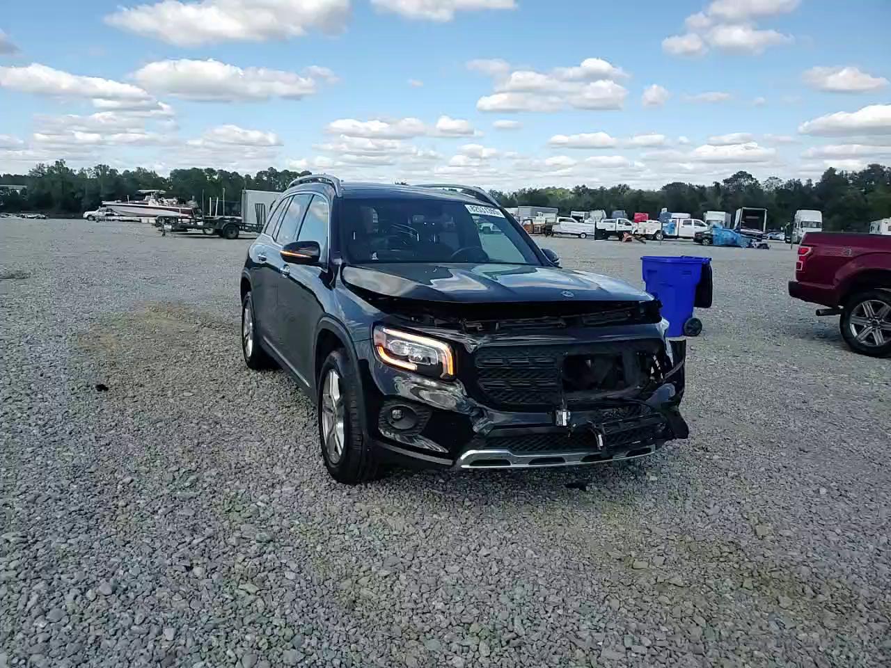 Фото: W1N4M4HB1LW033649