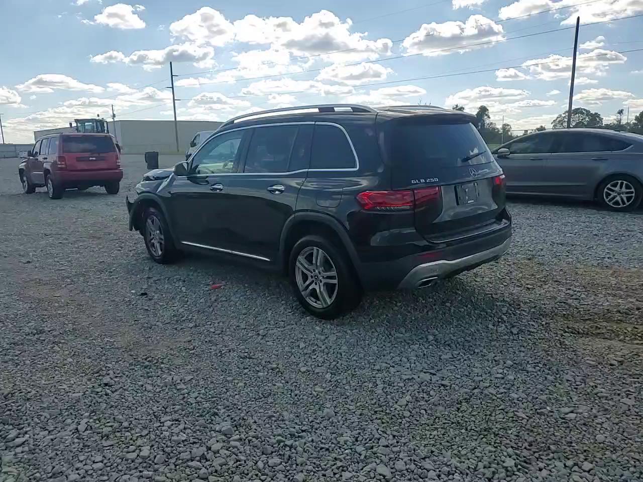 Фото: W1N4M4HB1LW033649