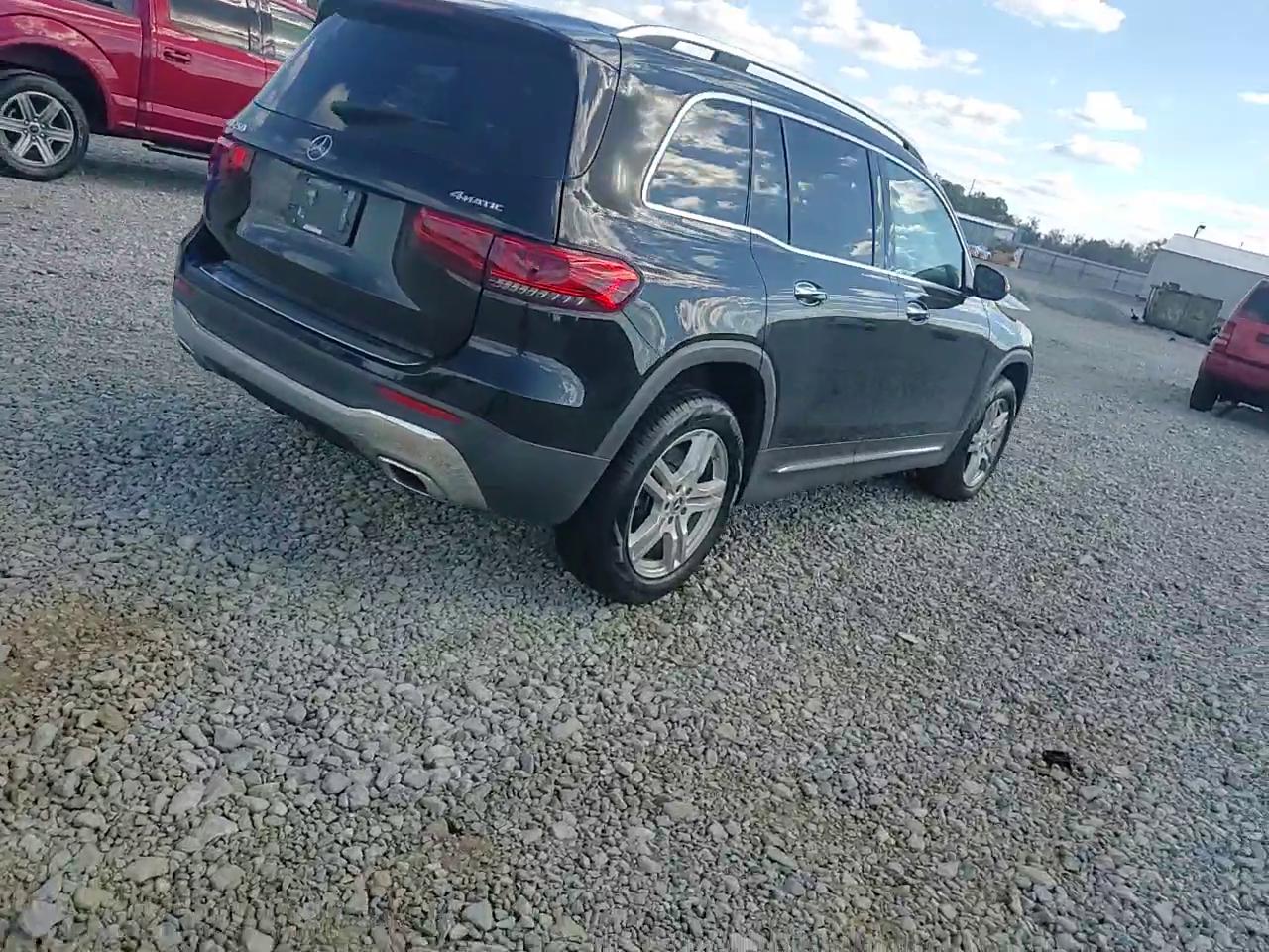 Фото: W1N4M4HB1LW033649