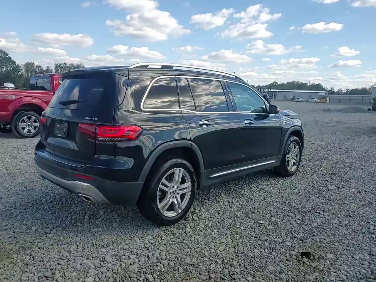 Фото: W1N4M4HB1LW033649