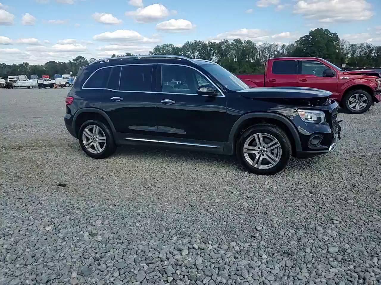 Фото: W1N4M4HB1LW033649