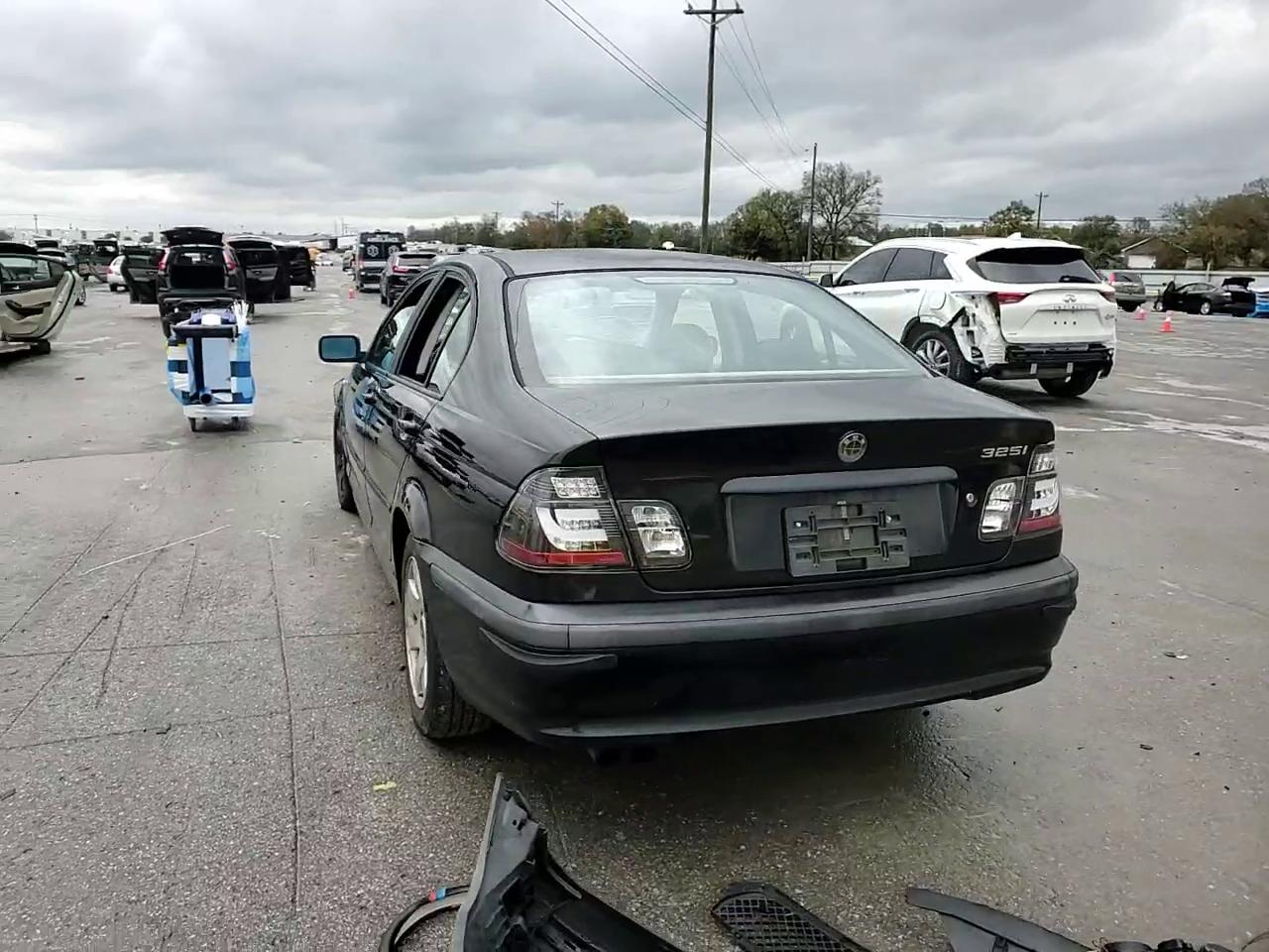 Фото: WBAEV33442KL71562