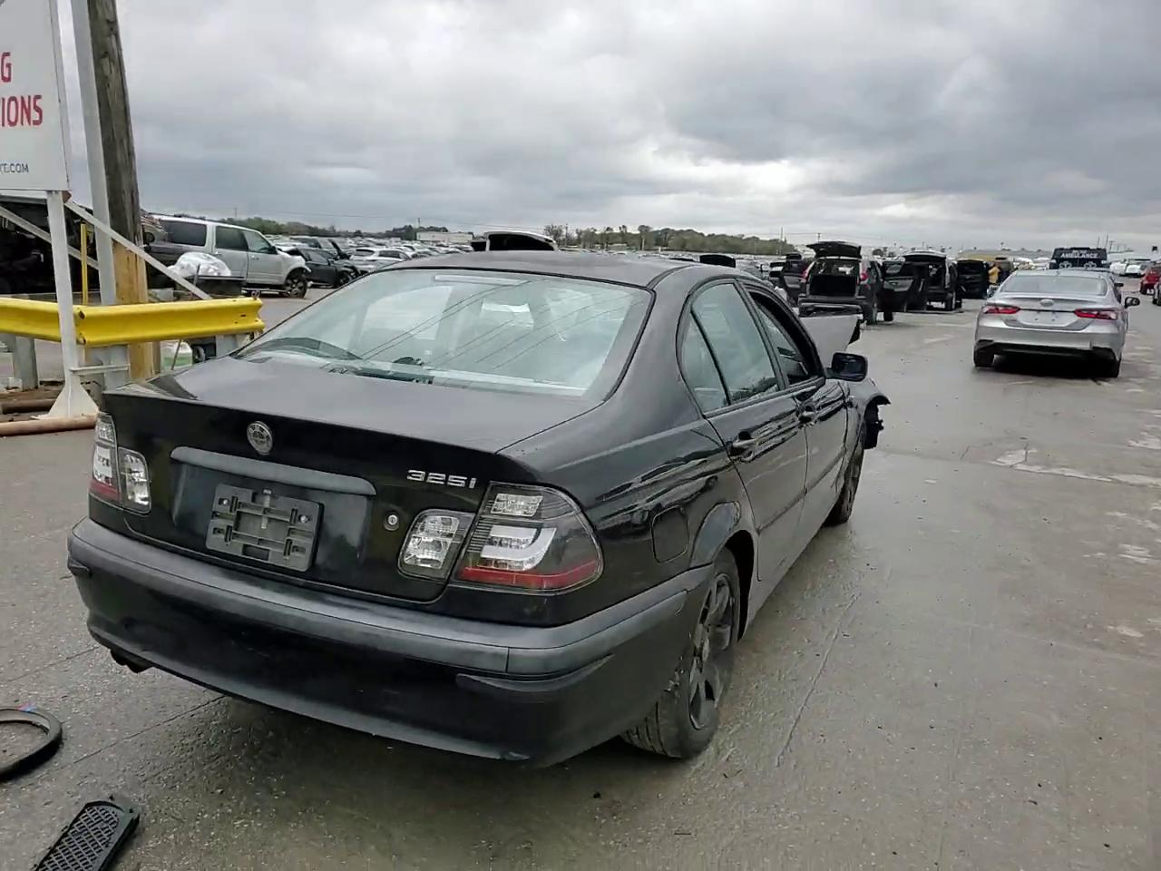 Фото: WBAEV33442KL71562