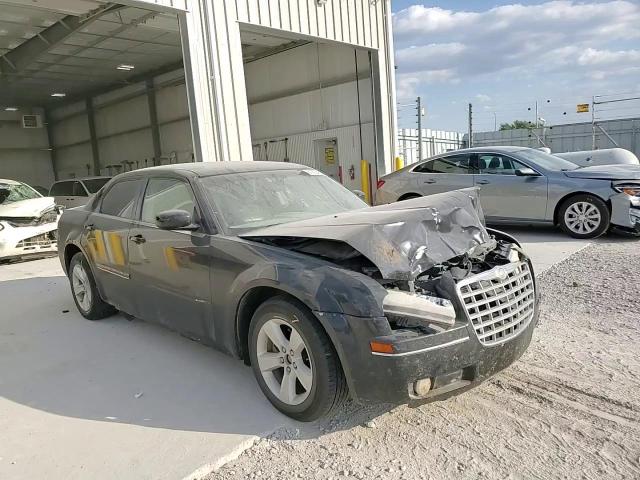 2005 Chrysler 300 Touring VIN: 2C3JA53G45H654305 Lot: 81992455