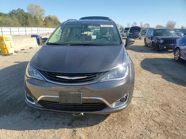 2018 Chrysler Pacifica Hybrid Touring L VIN: 2C4RC1L70JR364990 Lot: 90495945