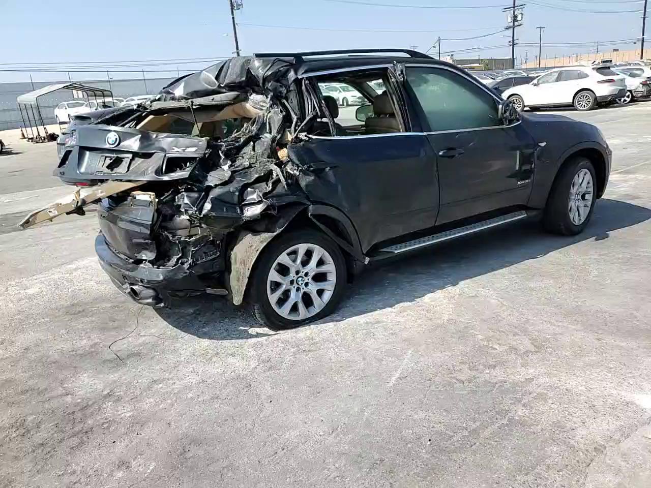 Фото: 5UXZV4C58D0E00368