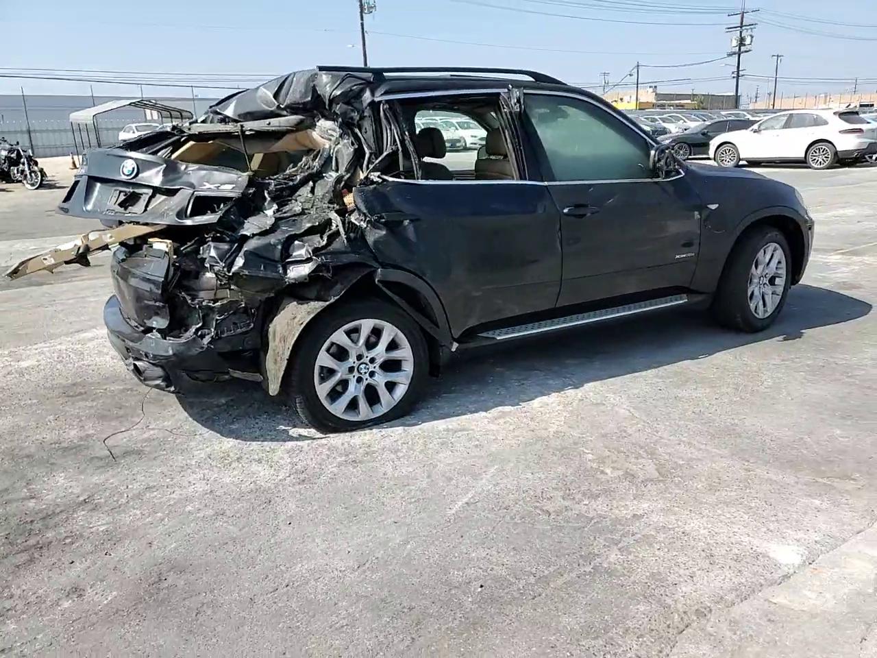 Фото: 5UXZV4C58D0E00368