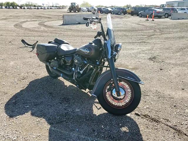 2018 Harley-Davidson Flhcs Heritage Classic 114 VIN: 1HD1YBK1XJC082011 Lot: 84904325