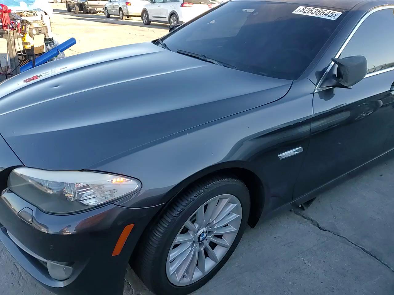 Фото: WBAFR7C53BC266997