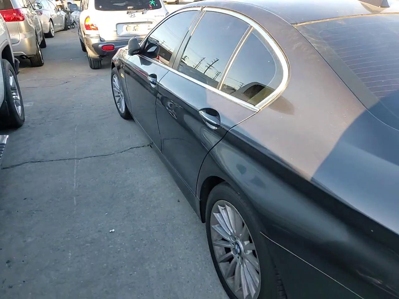 Фото: WBAFR7C53BC266997