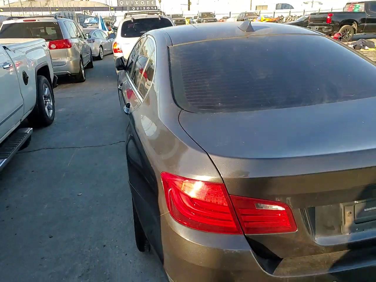 Фото: WBAFR7C53BC266997