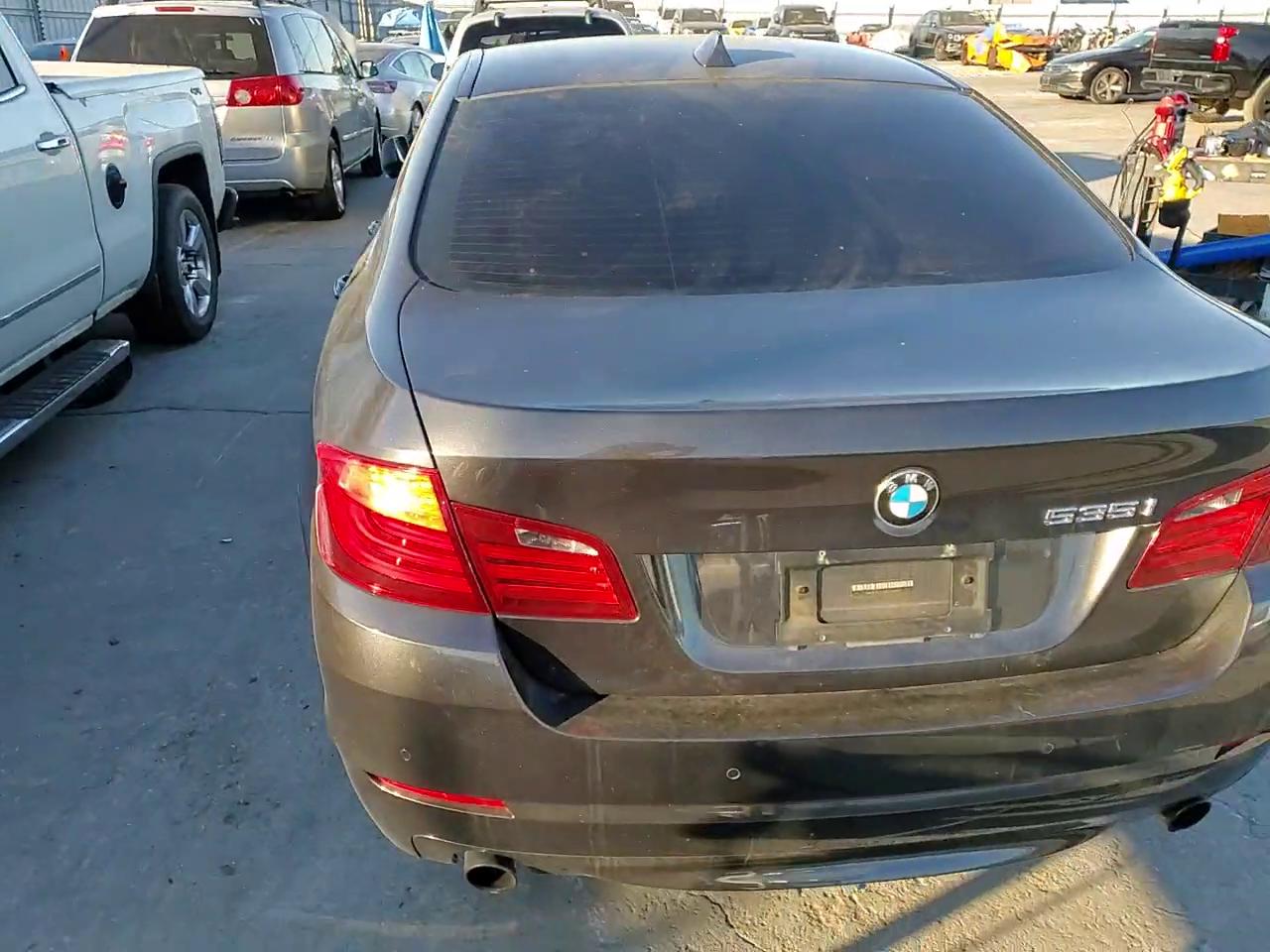 Фото: WBAFR7C53BC266997