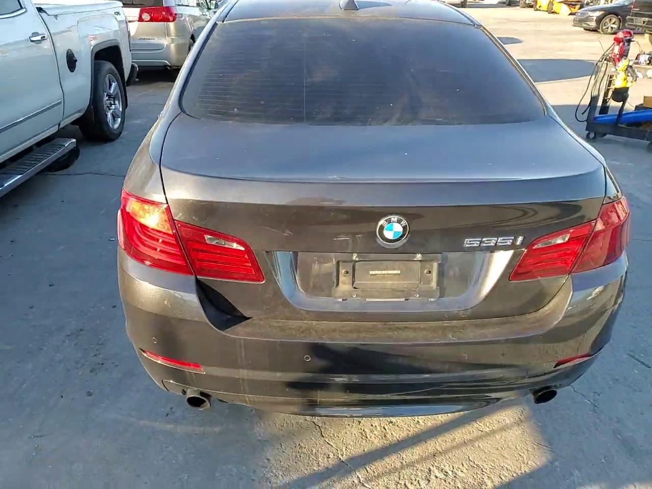 Фото: WBAFR7C53BC266997