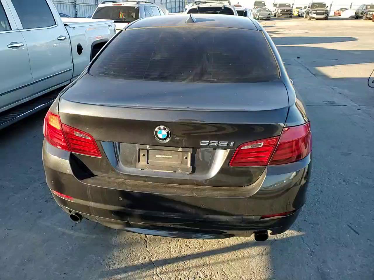 Фото: WBAFR7C53BC266997