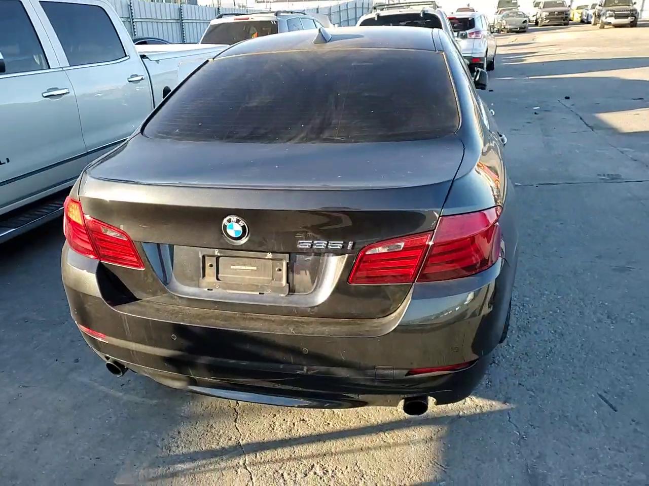 Фото: WBAFR7C53BC266997