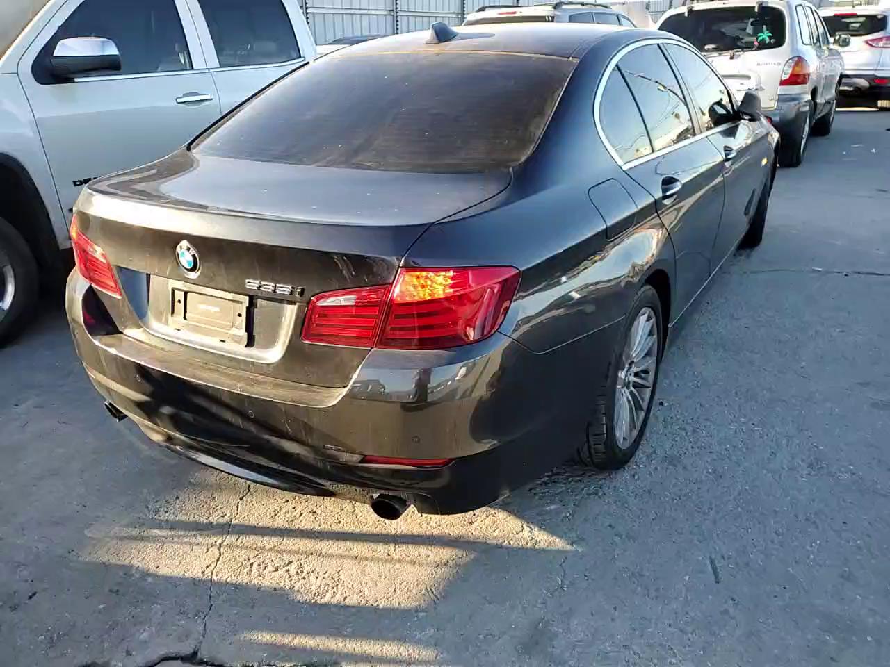 Фото: WBAFR7C53BC266997