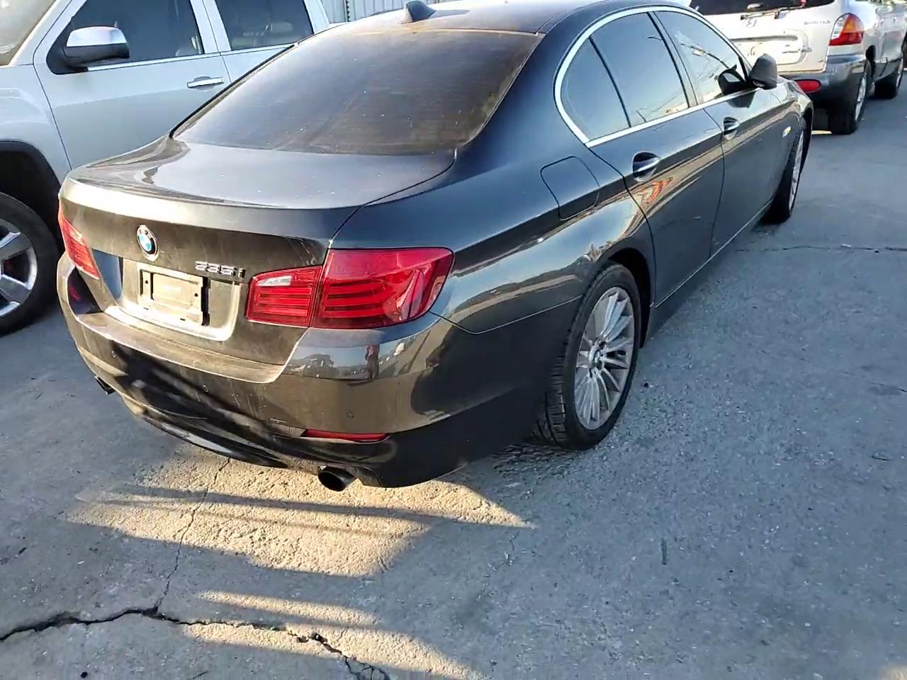 Фото: WBAFR7C53BC266997