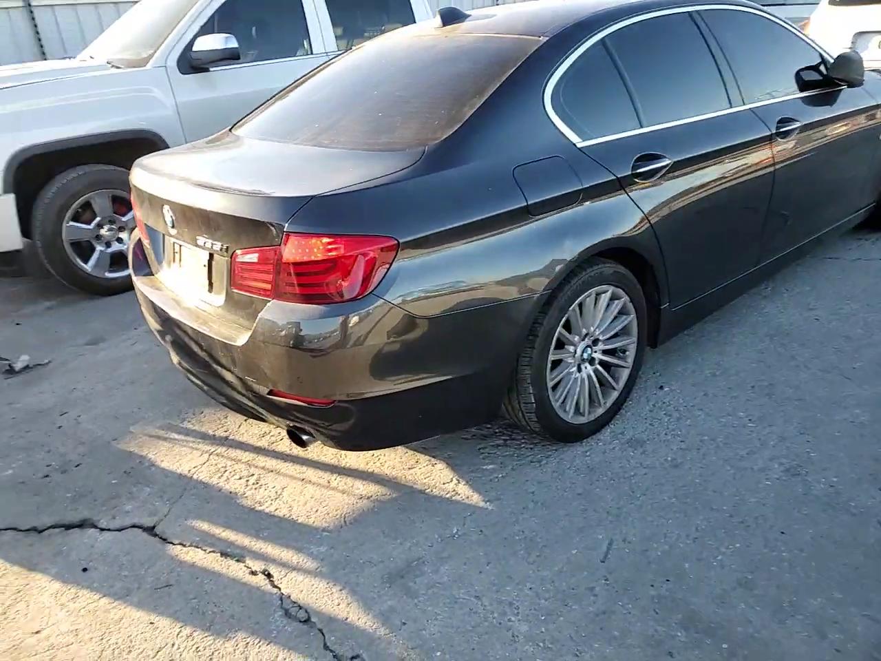 Фото: WBAFR7C53BC266997